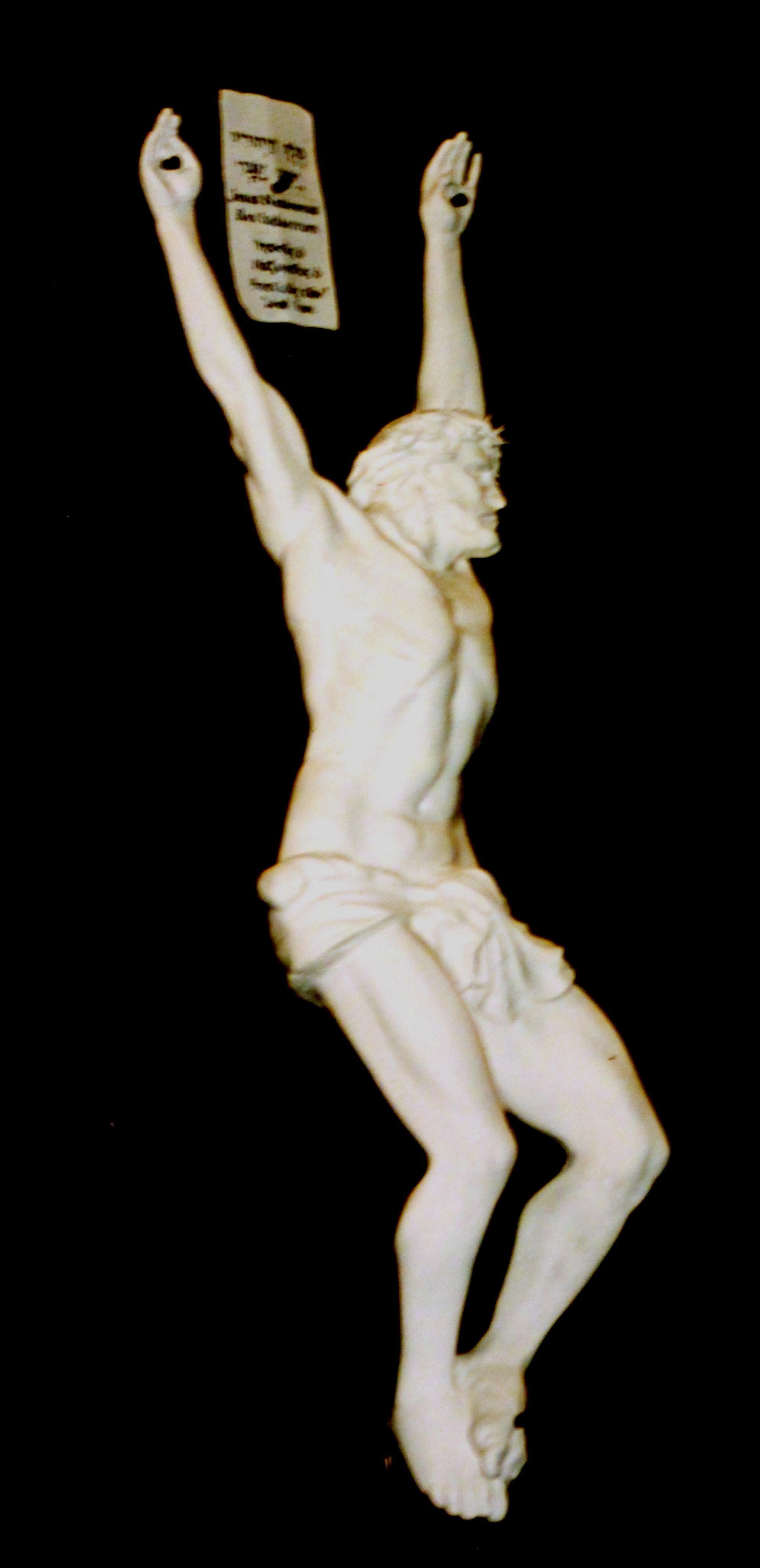 St Pauls Shettleston crucified Jesus full figure 4