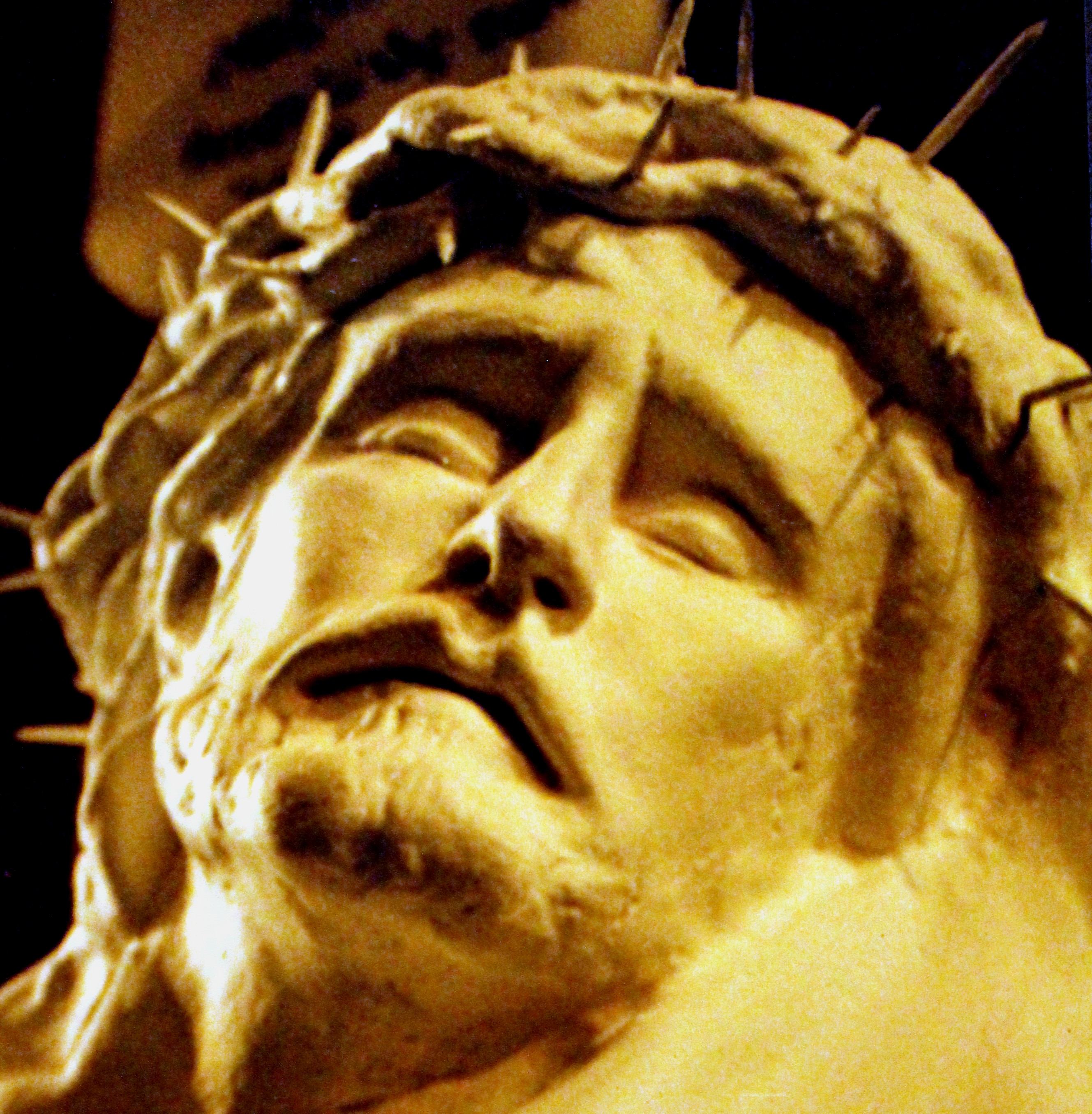 St Pauls Shettleston crucified Jesus head 2.jpg